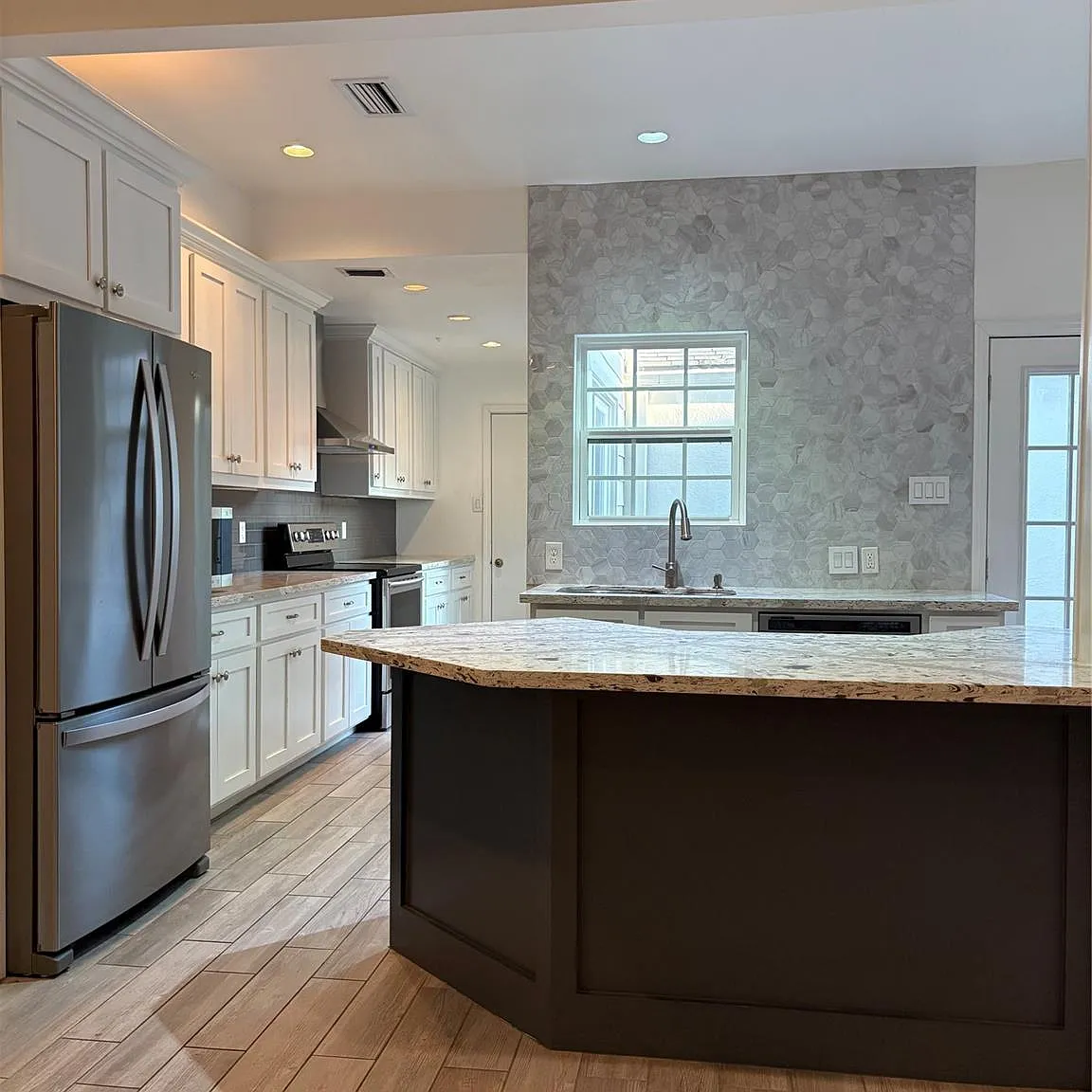 3 bed, 2.5 bath, 1782 sqft, $2,700 — Photo 1