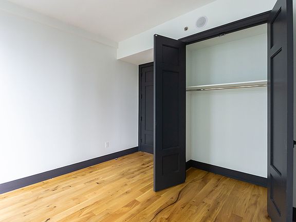 5th image of 42-22 27th St #371