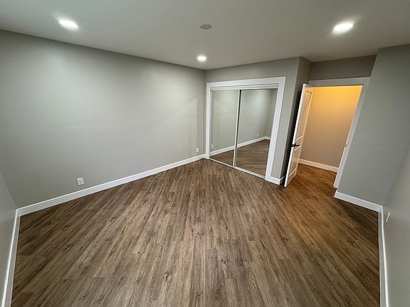 3rd image of 1733 Garfield Pl #106