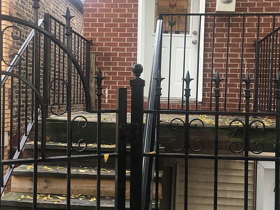 2nd image of 2110 W 18th St