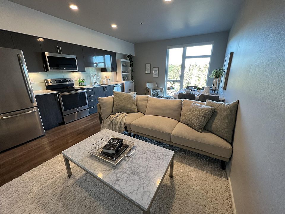 1st image of 1085 103rd Ave NE APT 325