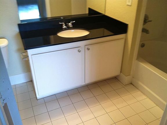 4th image of 151 SW Palm Dr APT 205