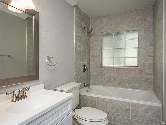 3rd image of 490 Forest Lake Dr