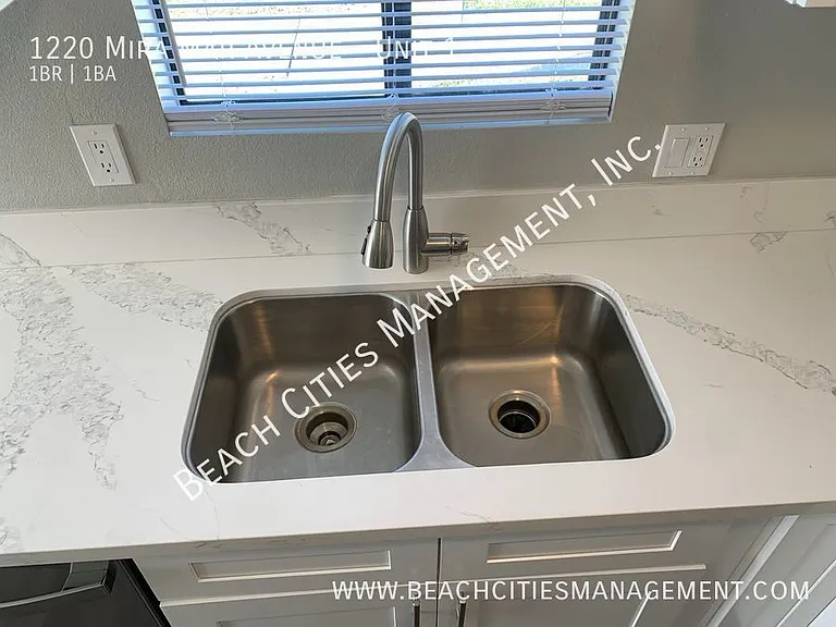 1220 Mira Mar Ave #1 — Photo 14