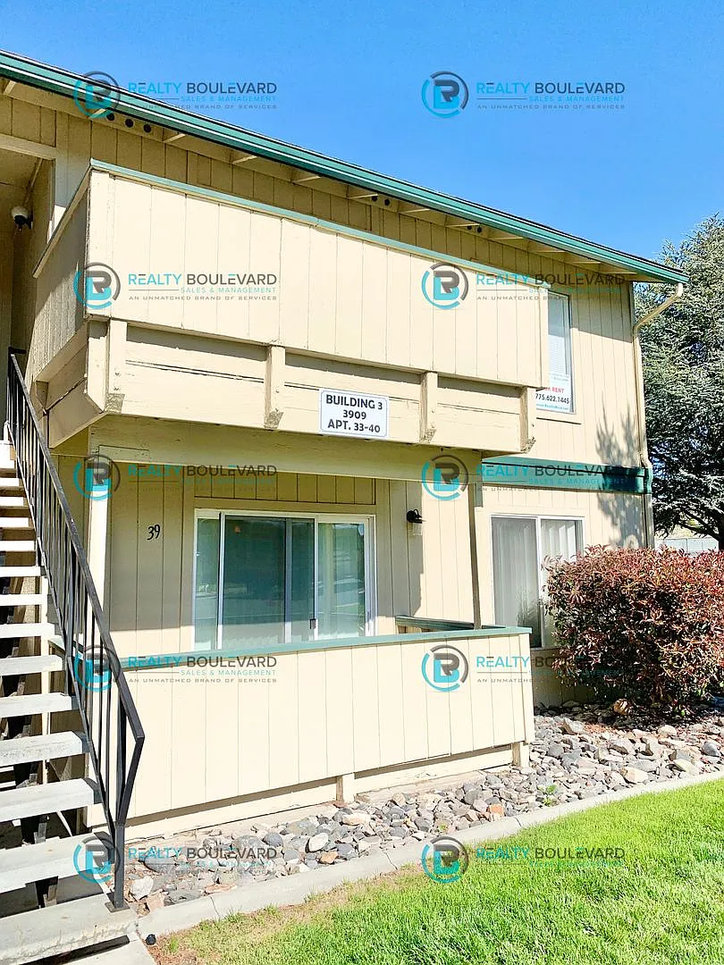 Great 2 Bedroom 1 Bathroom Apartment Near TMCC Private Balcony, Laundry, Pool & Community Amenities — Photo 2