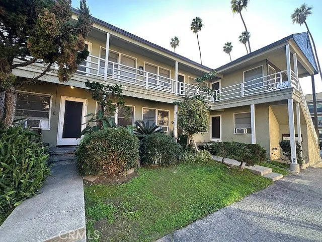 970 Elden Ave #6