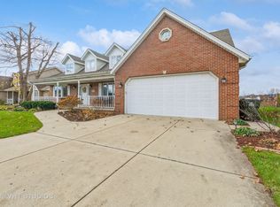 18334 Holland Rd, Lansing, IL 60438