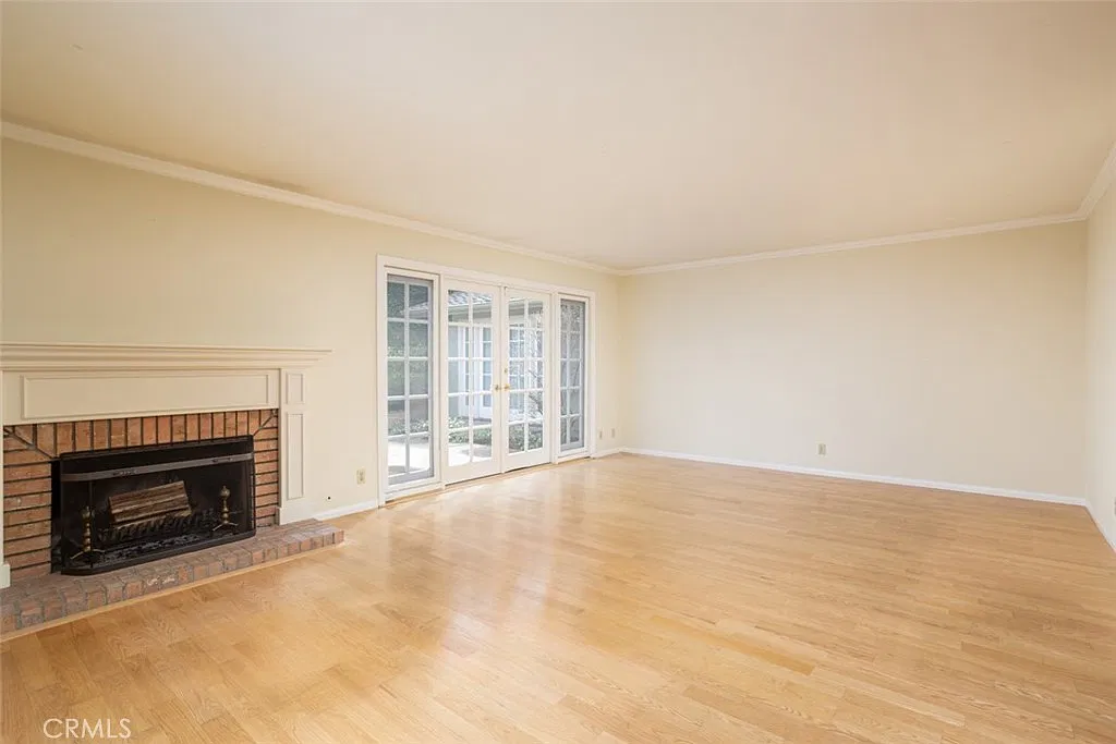 4 bed, 2.5 bath, 2845 sqft, $12,800 — Photo 3