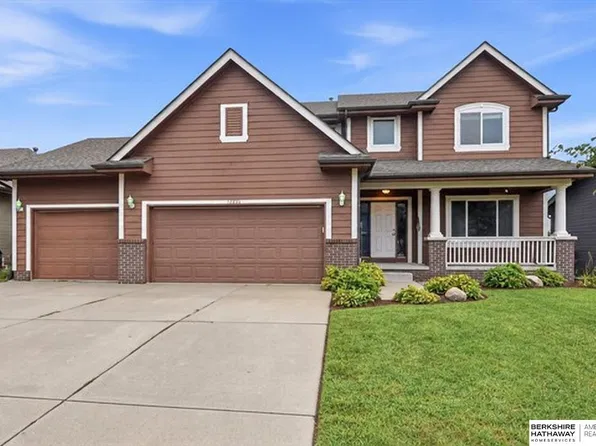 17206 Musket St, Omaha, NE 68136