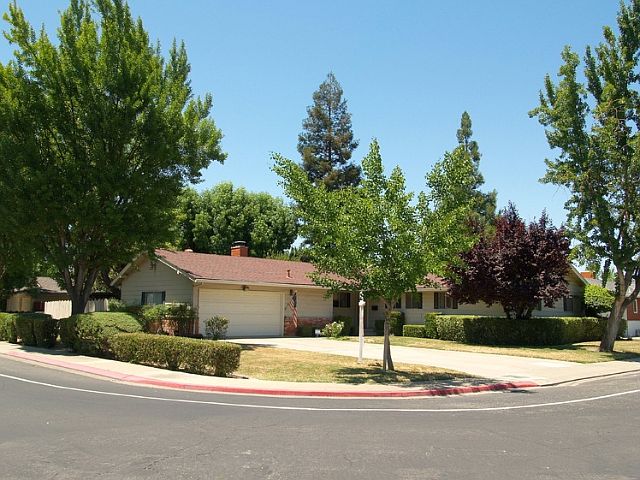 1st image of 2701 Sheffield Ln
