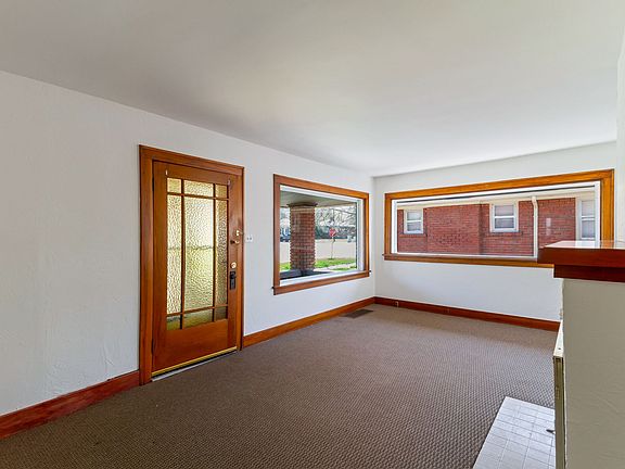 5th image of 2979 Jackson Ave