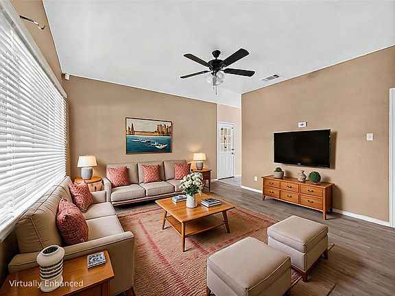 3rd image of 403 Davidson Dr
