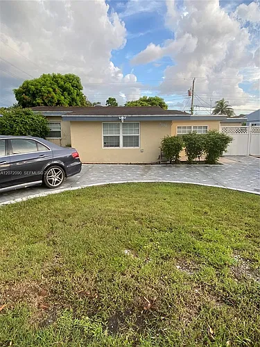 6404 SW 23rd St #1 Photo 1 6404 SW 23rd St #1 Photo 1
