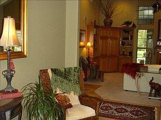 3rd image of 880 Mission Hills Dr