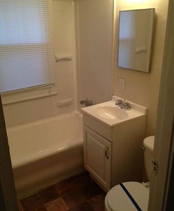 4th image of 3531 N Capitol Ave