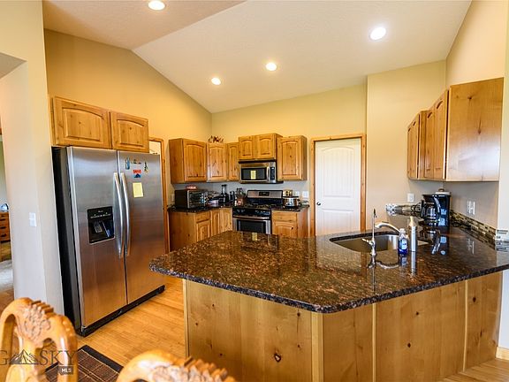 3rd image of 130 Christine Ln