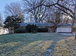 898 Ash Tree Ln, Niskayuna, NY 12309