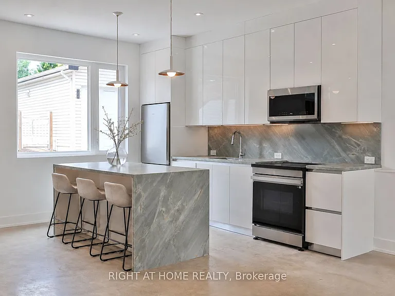 266 Indian Grv #LANEWAY HOUSE — Photo 2