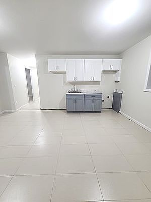 2nd image of 1119 Grant Ave #2F
