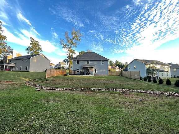 4th image of 224 Brookwood Dr