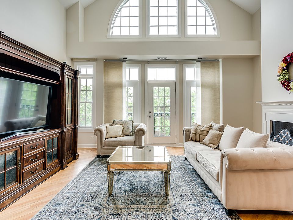 1st image of 1709 N Larrabee St #3N