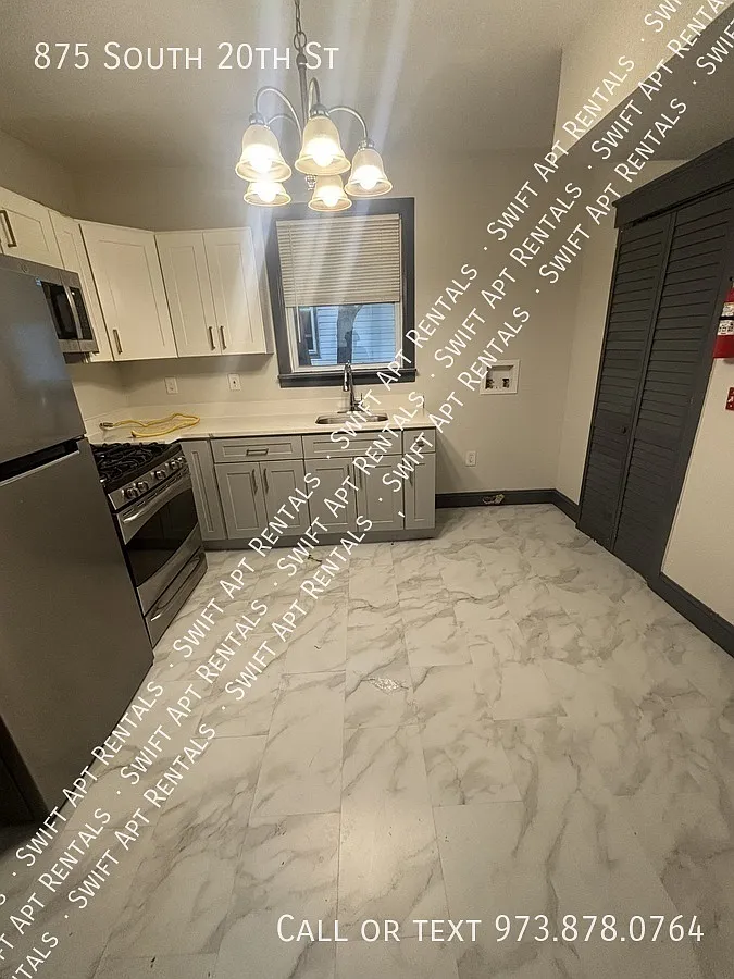 3 Bedroom House 2nd Fl Price 2600 — Photo 4