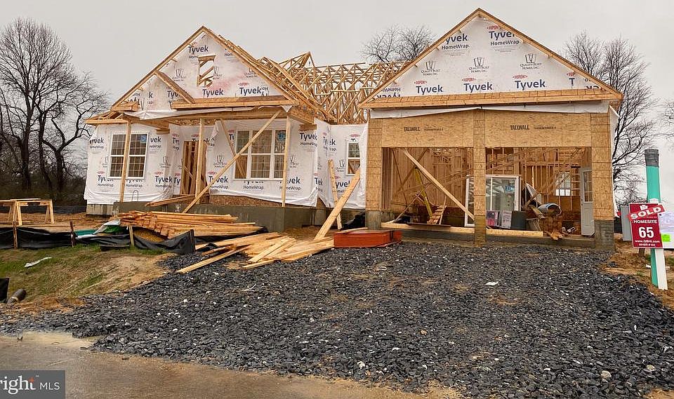 2nd image of 25045 Meadowlark Ct