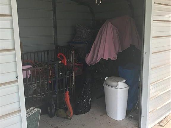 4th image of 728 SE 39th St
