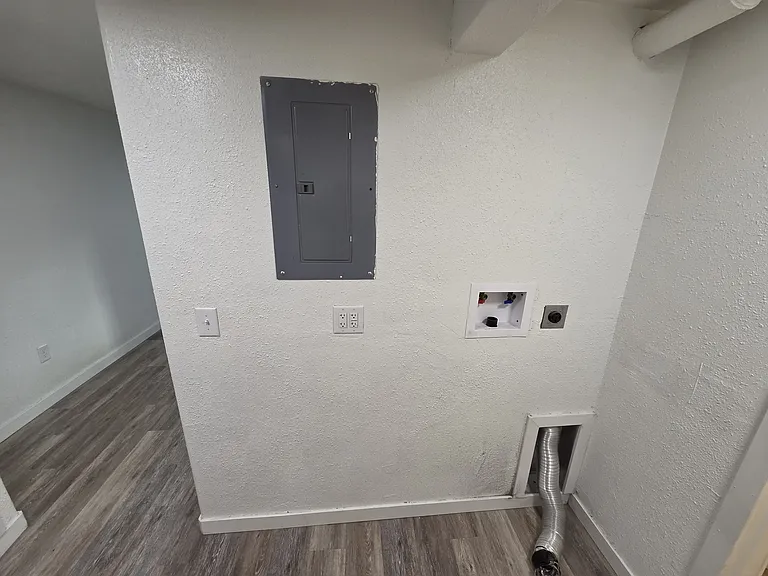 2 bed, 1.0 bath, 850 sqft, $900 — Photo 11