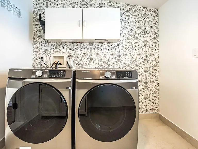 6101 Simpson Ave — Photo 4