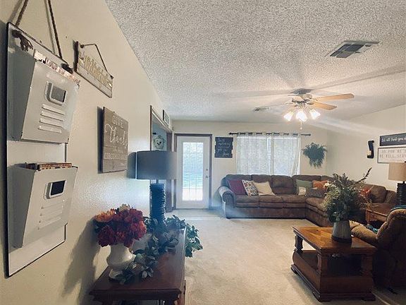 5th image of 204 Shadow Wood Dr