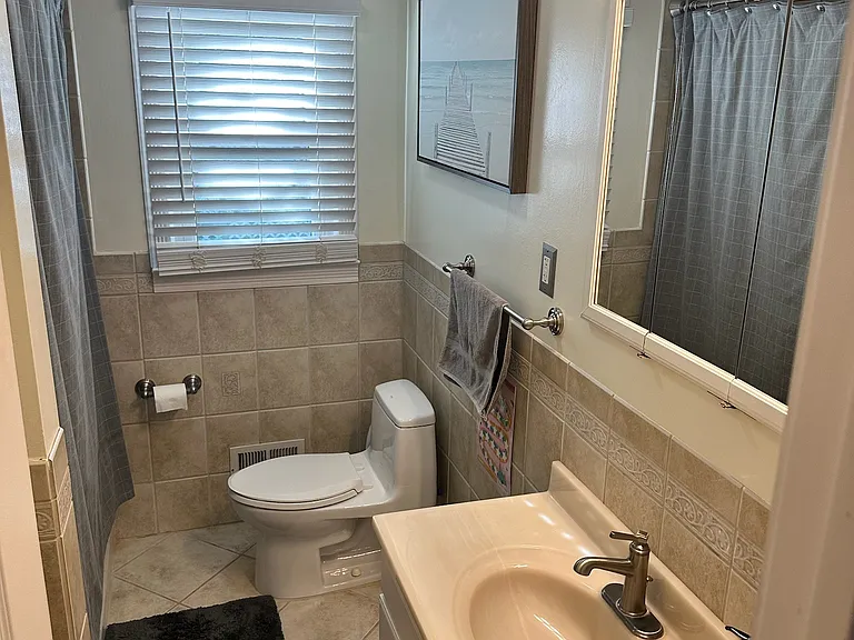 430 Thayer Ave — Photo 16