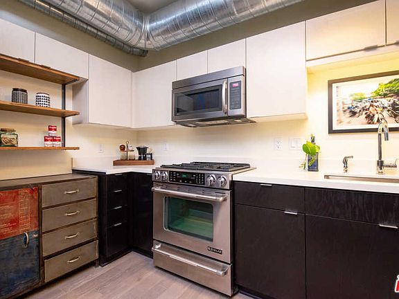 2nd image of 527 Molino St Unit 302