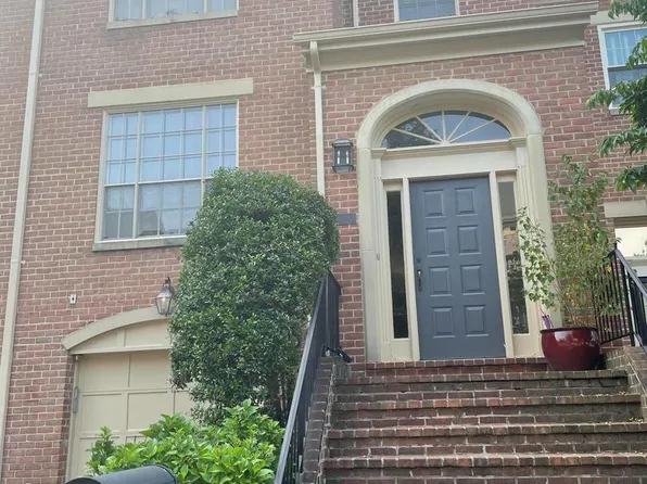 1405 McLean Mews Ct, Mc Lean, VA 22101