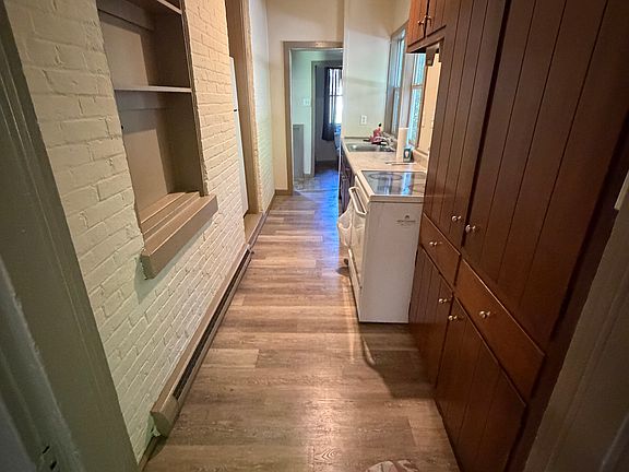 3rd image of 453 South St Floor 1