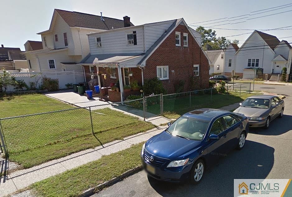 2nd image of 344 Alpine St
