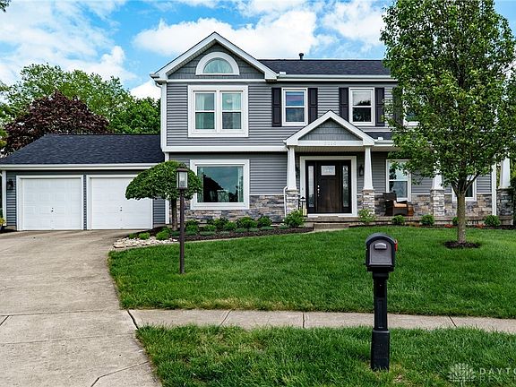 2nd image of 2210 Woodedge Ct