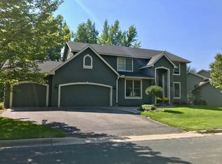 2519 Longacres Dr, Chanhassen, MN 55317