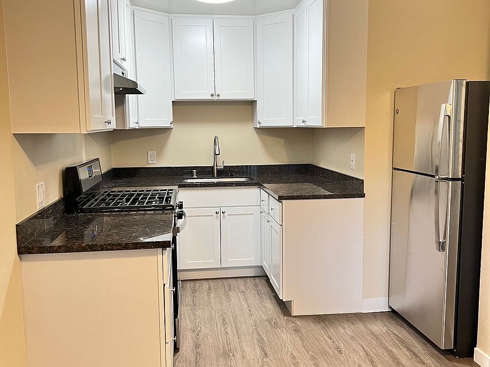 1st image of 2727 Midtown Ct APT 4