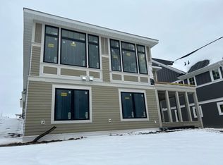 1530 Avienda Ln, Chanhassen, MN 55317