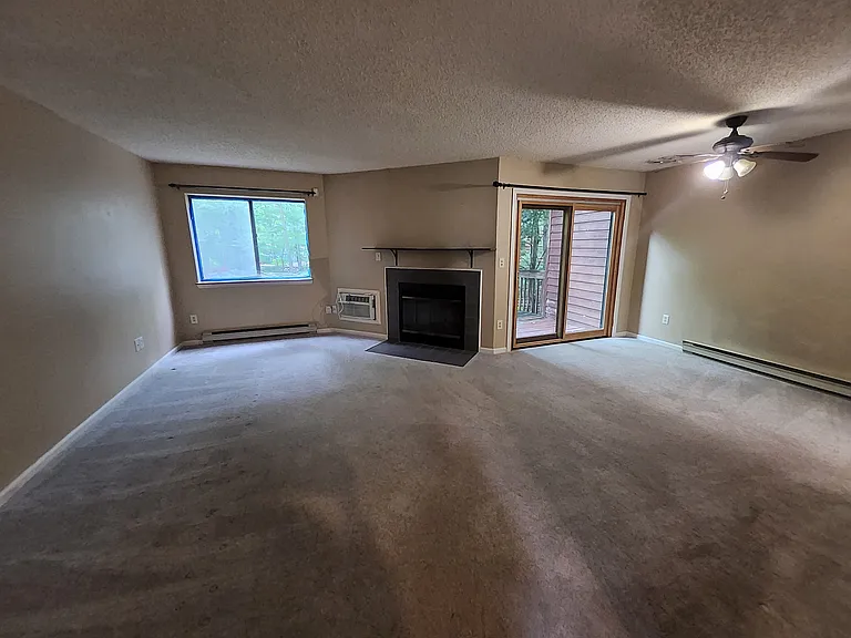58 Meadowlark Ln — Photo 2