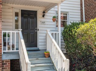107 Gunston Ct, Chapel Hill, NC 27514