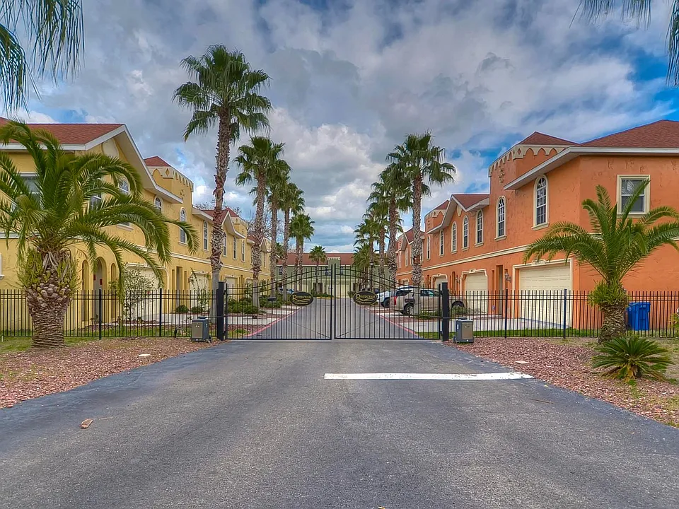 8708 Jasmeen Garden Ct