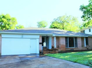 7645 Bearden Ln, Dallas, TX 75227