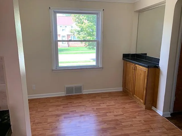 4198 Hinsdale Rd — Photo 6
