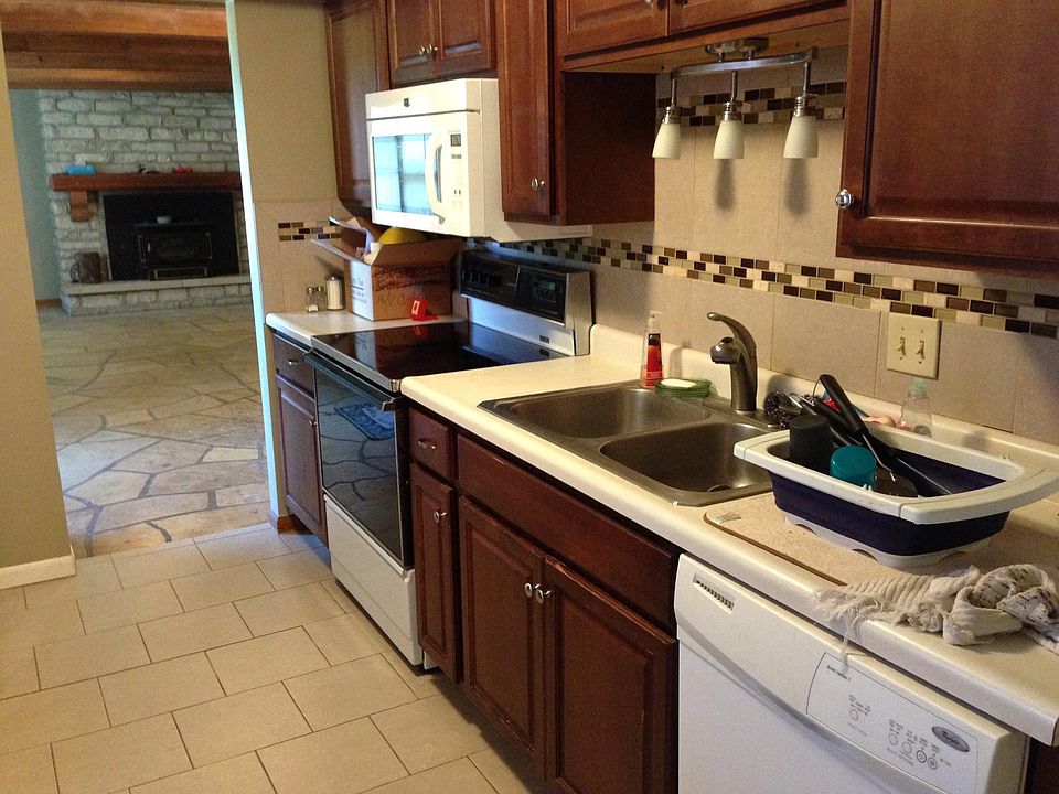 2nd image of 4916 Tuttle Cove Rd