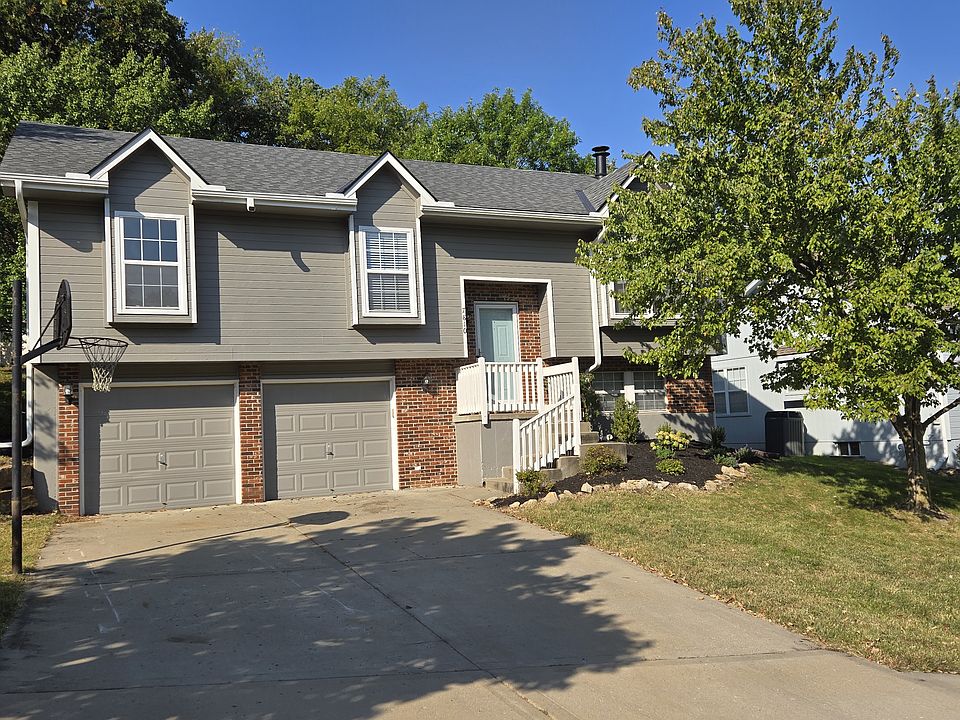 1st image of 7810 N Amoret Ave