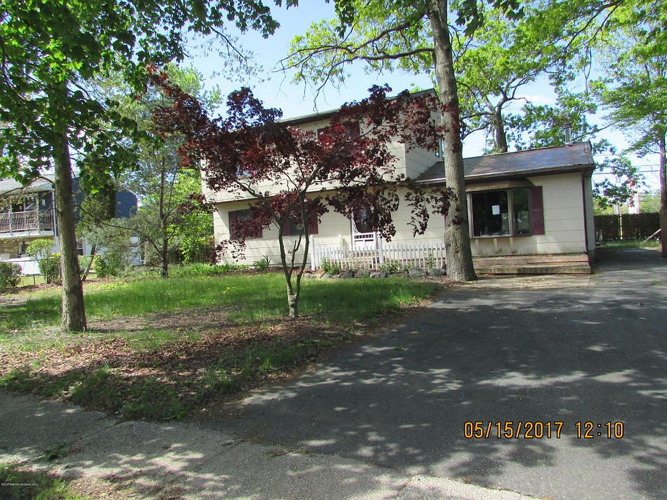 1st image of 1141 Oxford St