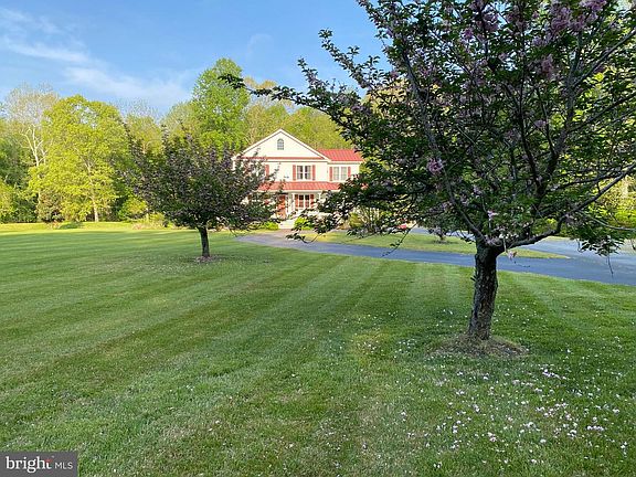 3rd image of 39553 Ledford Dr