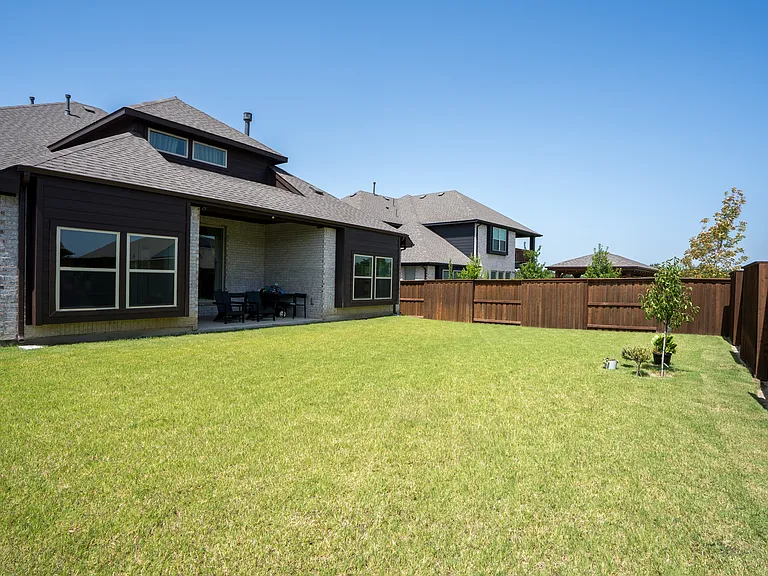4370 Lavina Ln — Photo 34